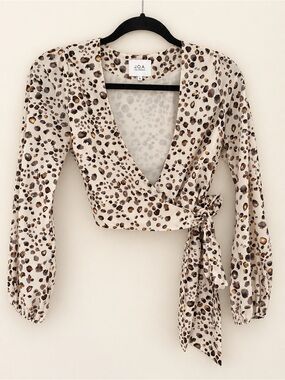 J.O.A. Leopard Print Wrap Crop Top Puff Sleeve Blouse XS
